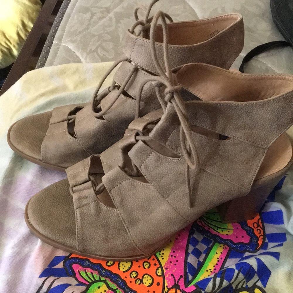 Heels that tie at the ankle